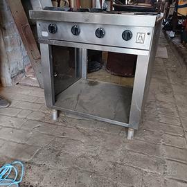 cucina professionale 4 fuochi