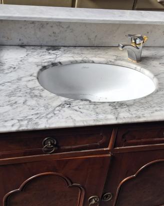 Mobile bagno in marmo