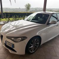 Alfa Romeo Giulia 2.2 Turbodiesel 150 CV AT8