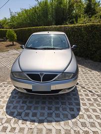 Lancia Y elefantino blu