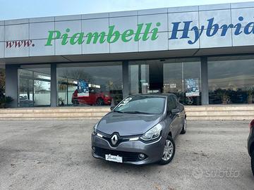 Renault Clio 1.2 75CV 5 porte Costume National GPL