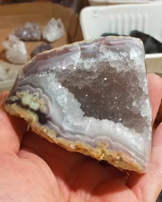 Agata in Geode 