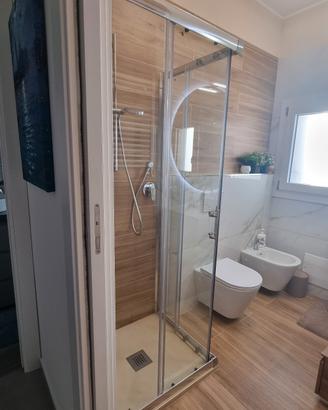 BOX DOCCIA 80×70, COME NUOVO.