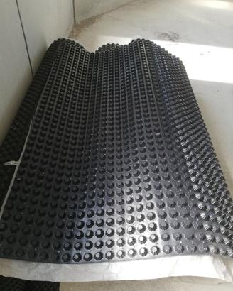 Pannello di accumulo e drenaggio per tetto verde