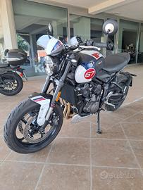 Triumph Trident 660 TRIPLE TRIBUTE