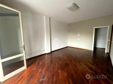 NEGOZIO A PONZANO VENETO