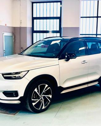 Volvo XC40 D4 AWD Geartronic R-design