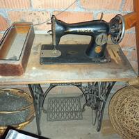 macchina da cucire Singer vintage con mobile