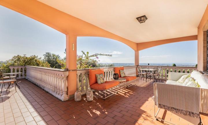 VILLA SINGOLA A CERVETERI