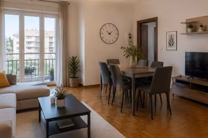 Quadrilocale con due balconi a Varese