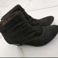 Stivaletti neri "Tamaris"