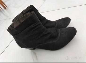 Stivaletti neri "Tamaris"