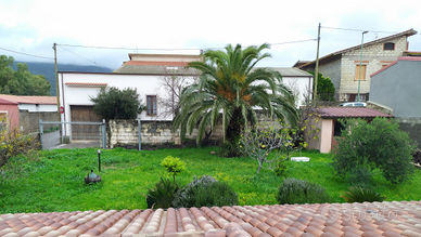 Casa singola con giardino. Seneghe