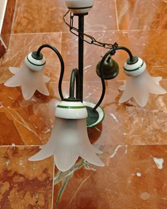 Lampadario in ferro battuto e ceramica