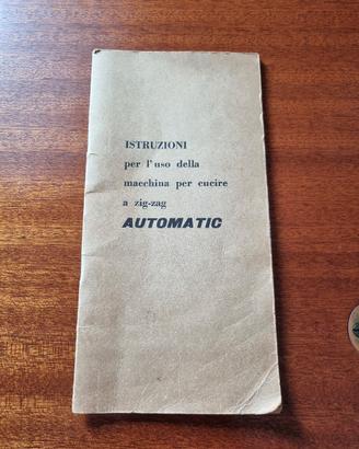 Mobile con macchina da cucire a scomparsa