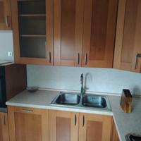 Cucina completa ad angolo con ettrodomestici