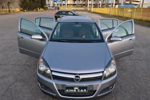 Opel Astra 1.6 16V Twinport 5 porte Cosmo