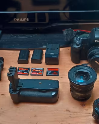 CANON EOS 5D II [QUASI NUOVA] 2 OBBIETTIVI +ACCESS
