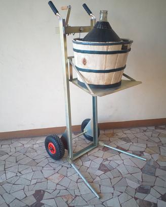 Carrello solleva damigiane