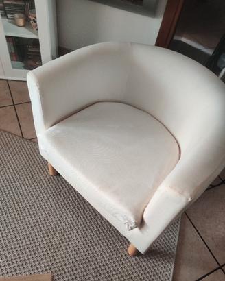 2 poltroncine color panna