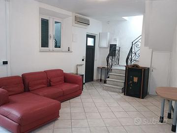 Palazzina indipendente  libera su 4 lati