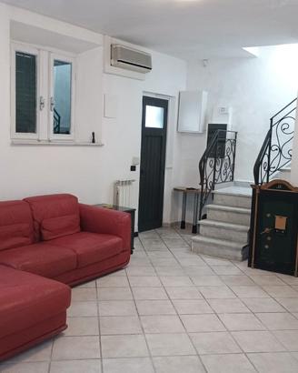 Palazzina indipendente  libera su 4 lati
