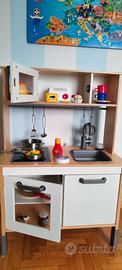 Cucina Ikea bambini con accessori extra