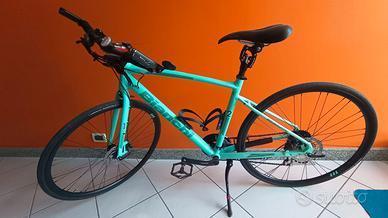 Bianchi C-Sport bici da corsa ibrida