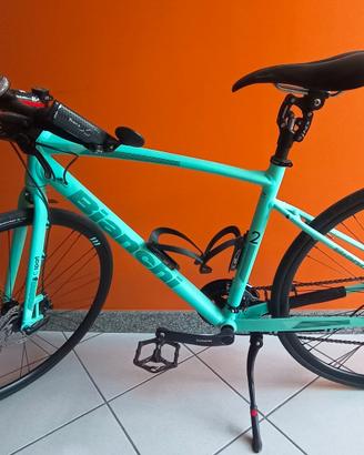 Bianchi C-Sport bici da corsa ibrida