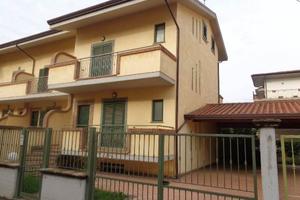 Villino a schiera porzione angolare