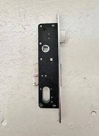 SERRATURA INFILARE,Marca OMEC, ENTRATA 25, Art.330