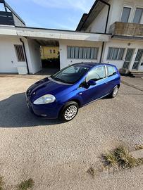 Grande punto benzina metano 2009