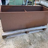 Vaso in ferro corten