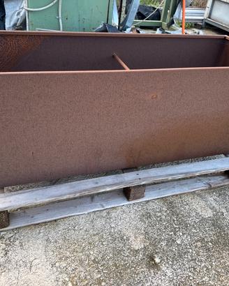 Vaso in ferro corten
