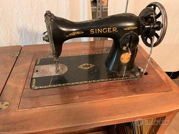 Macchina da cucire a pedale SINGER vintage