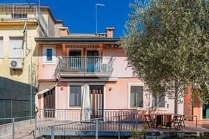 4 LOCALI A VILLAFRANCA DI VERONA