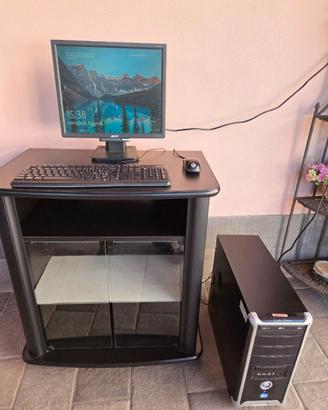 Postazione PC Fisso Dekstop funzionante monitor