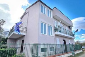 Palazzo / Stabile di 260 m² con 3 locali a Sciscia