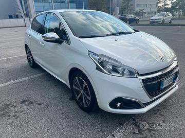Peugeot 208 1.2 Pure Tech Pure Allure