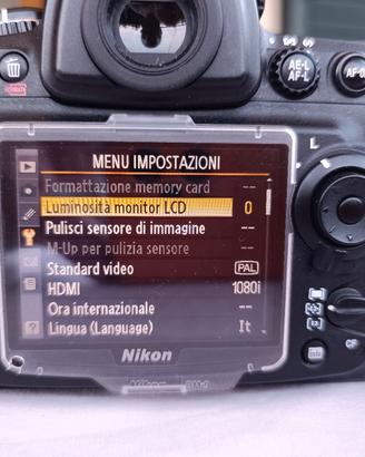 Corredo Nikon full-frame professionale 