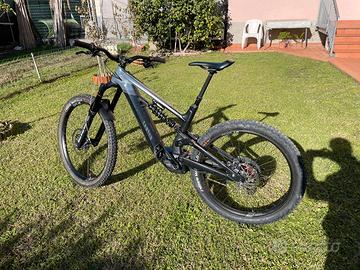 Canyon torque on8 Enduro mtb dh downhill ebike