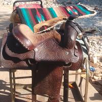 Sella Western in cuoio lavorato