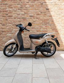 Aprilia Scarabeo 100 2t - 19145 km - beige sabbia