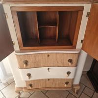 mobiletto in stile shabby