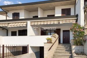 SPLENDIDA VILLETTA A SCHIERA CON GIARDINO E BOX AU