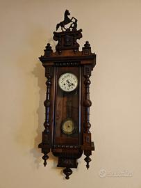 Orologio a pendolo antico