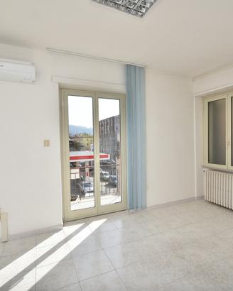 Ufficio ampio in via Lamarmora