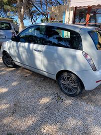 Lancia y
