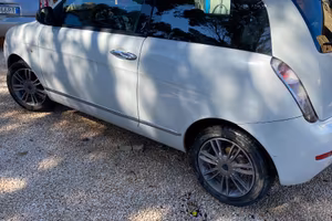 Lancia y