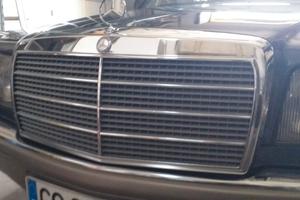 Mercedes W 126  300 SE